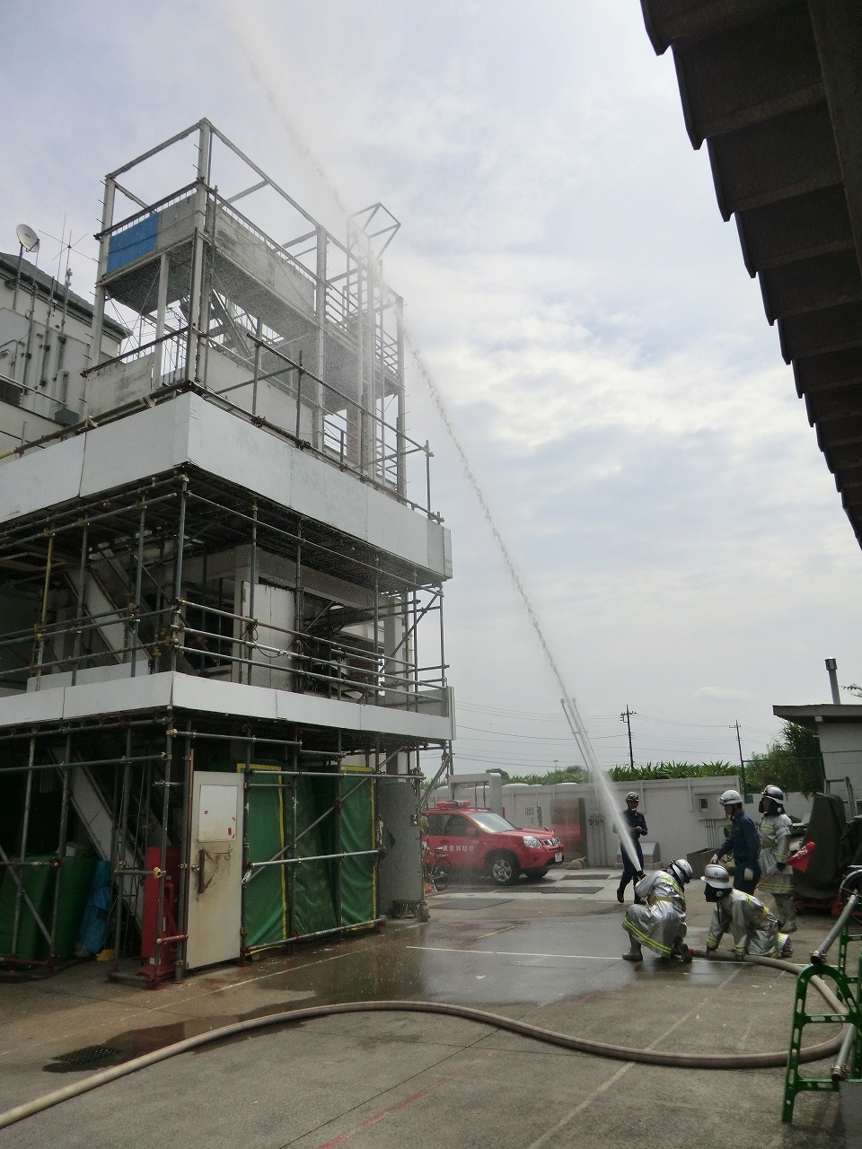 写真：清瀬消防署での放水訓練（第4分団）