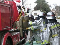 写真：消防団員による搬送訓練2