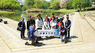 写真：金山緑地公園での集合写真