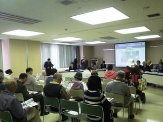 写真：新庁舎建設基本計画　答申　市民説明会