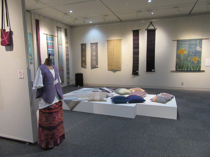 はたおり伝承の会作品展