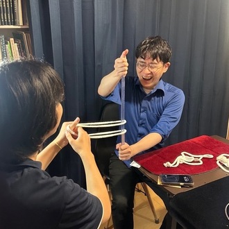 マジックの日本チャンピオンによるマジック教室