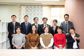 画像:参加者のみなさん(前例)と審査員