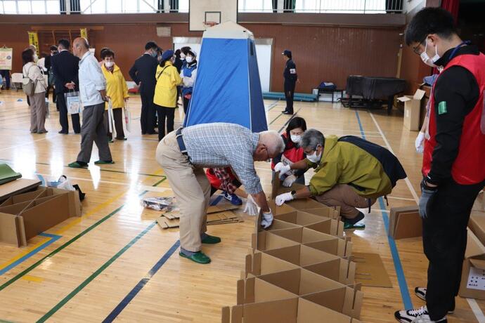 避難所開設訓練の様子