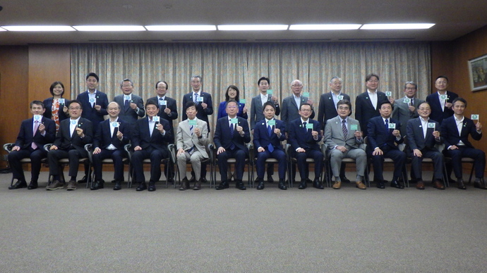 多摩地域26市の市長（令和7年5月撮影）