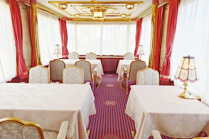 画像：ダイニングカー